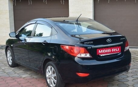Hyundai Solaris II рестайлинг, 2012 год, 860 000 рублей, 5 фотография
