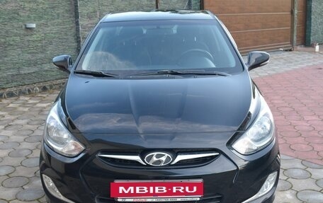 Hyundai Solaris II рестайлинг, 2012 год, 860 000 рублей, 11 фотография