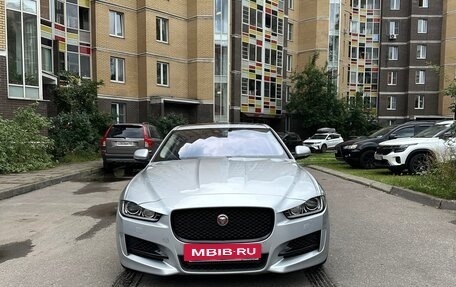 Jaguar XE I рестайлинг, 2015 год, 1 950 000 рублей, 3 фотография