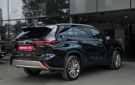 Toyota Highlander, 2023 год, 4 850 000 рублей, 5 фотография