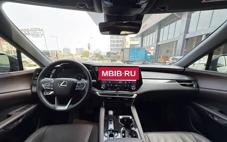 Lexus RX IV рестайлинг, 2024 год, 8 395 000 рублей, 7 фотография