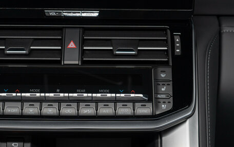 Toyota Land Cruiser, 2026 год, 15 990 000 рублей, 25 фотография