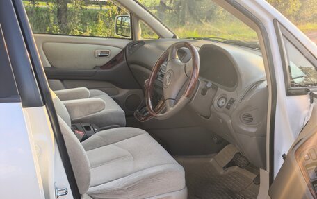 Toyota Harrier, 2002 год, 1 000 000 рублей, 9 фотография