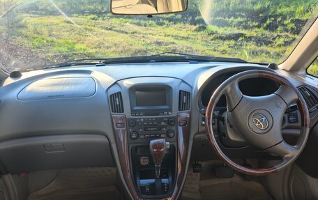 Toyota Harrier, 2002 год, 1 000 000 рублей, 12 фотография