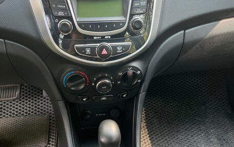 Hyundai Solaris II рестайлинг, 2013 год, 950 000 рублей, 10 фотография