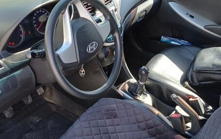 Hyundai Solaris II рестайлинг, 2012 год, 760 000 рублей, 3 фотография