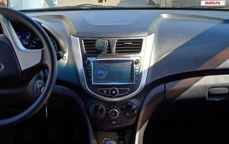Hyundai Solaris II рестайлинг, 2012 год, 760 000 рублей, 6 фотография