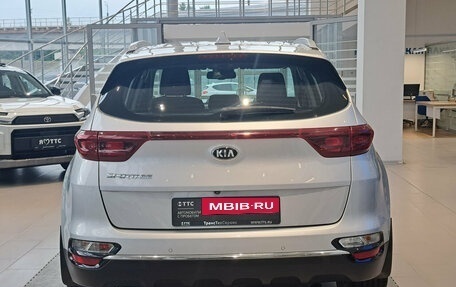 KIA Sportage IV рестайлинг, 2021 год, 2 296 000 рублей, 7 фотография