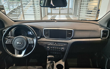 KIA Sportage IV рестайлинг, 2021 год, 2 296 000 рублей, 17 фотография
