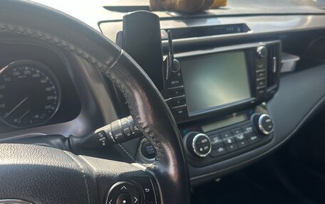 Toyota RAV4, 2017 год, 2 300 000 рублей, 14 фотография