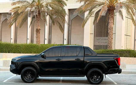 Toyota Hilux VIII, 2022 год, 7 330 000 рублей, 3 фотография