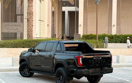 Toyota Hilux VIII, 2022 год, 7 330 000 рублей, 4 фотография