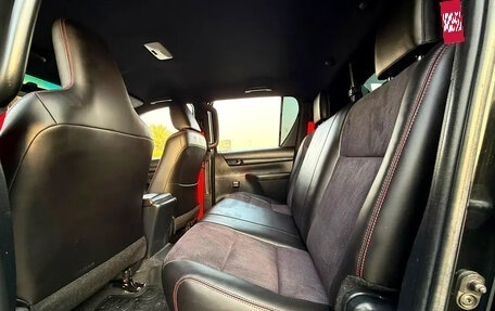 Toyota Hilux VIII, 2022 год, 7 330 000 рублей, 11 фотография