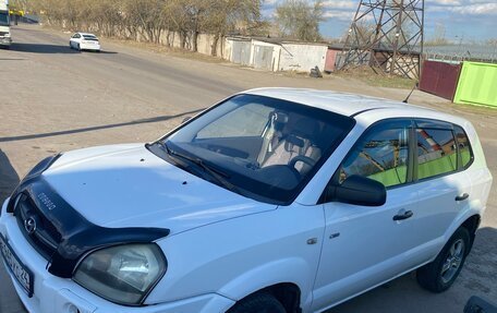 Hyundai Tucson III, 2004 год, 591 000 рублей, 2 фотография
