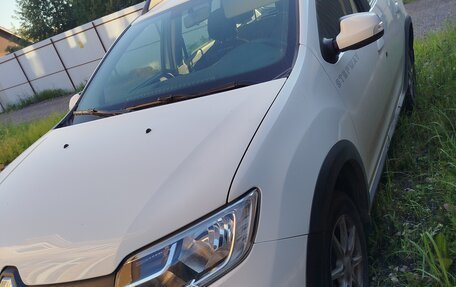 Renault Sandero II рестайлинг, 2020 год, 1 400 000 рублей, 2 фотография