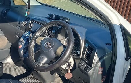 Toyota Wish II, 2004 год, 800 000 рублей, 8 фотография
