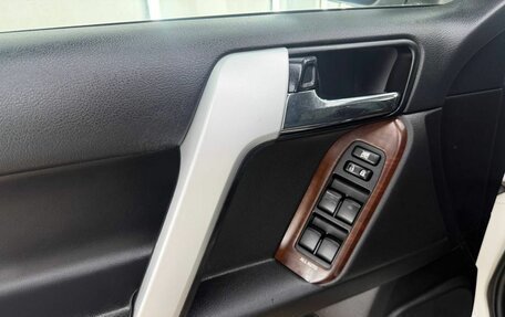 Toyota Land Cruiser Prado 150 рестайлинг 2, 2014 год, 3 397 000 рублей, 14 фотография