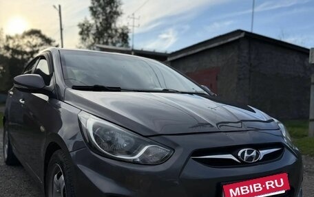 Hyundai Solaris II рестайлинг, 2013 год, 800 000 рублей, 3 фотография
