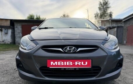 Hyundai Solaris II рестайлинг, 2013 год, 800 000 рублей, 2 фотография