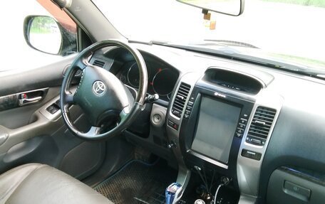 Toyota Land Cruiser Prado 120 рестайлинг, 2007 год, 2 000 000 рублей, 5 фотография