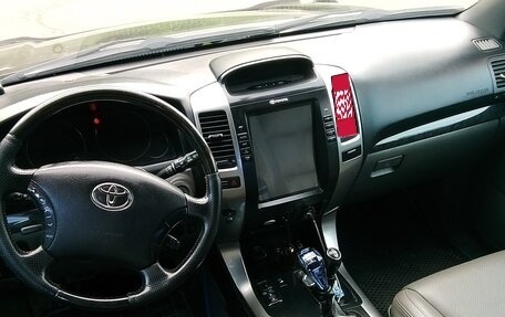 Toyota Land Cruiser Prado 120 рестайлинг, 2007 год, 2 000 000 рублей, 9 фотография