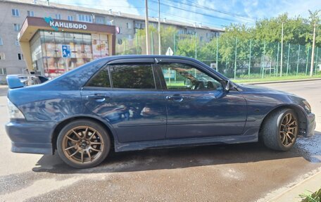 Toyota Altezza, 2000 год, 680 000 рублей, 8 фотография