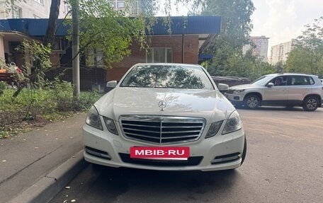 Mercedes-Benz E-Класс, 2011 год, 1 980 000 рублей, 10 фотография
