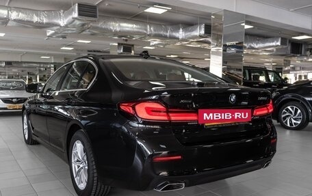 BMW 5 серия, 2022 год, 6 900 000 рублей, 4 фотография