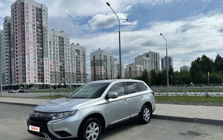 Mitsubishi Outlander, 2026 год, 2 400 000 рублей, 3 фотография