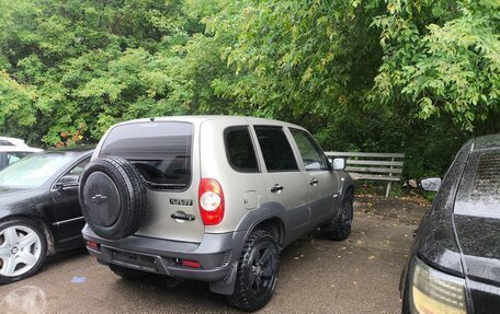 Chevrolet Niva I рестайлинг, 2015 год, 579 000 рублей, 2 фотография