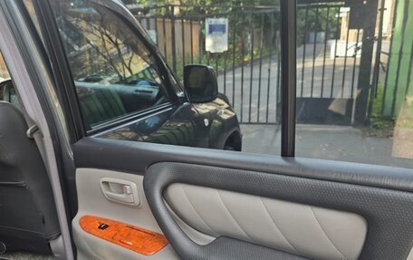Toyota Land Cruiser 100 рестайлинг 2, 2004 год, 1 800 000 рублей, 6 фотография