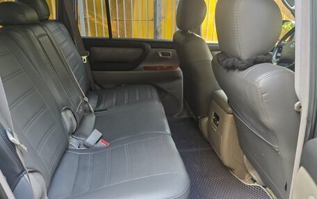 Toyota Land Cruiser 100 рестайлинг 2, 2004 год, 1 800 000 рублей, 15 фотография