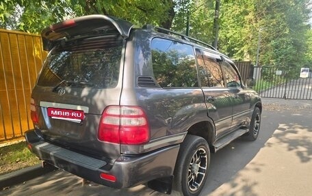 Toyota Land Cruiser 100 рестайлинг 2, 2004 год, 1 800 000 рублей, 12 фотография