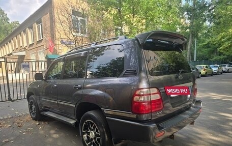 Toyota Land Cruiser 100 рестайлинг 2, 2004 год, 1 800 000 рублей, 11 фотография