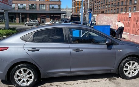 Hyundai Solaris II рестайлинг, 2018 год, 1 400 000 рублей, 3 фотография