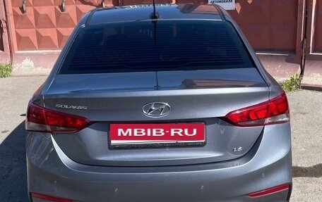 Hyundai Solaris II рестайлинг, 2018 год, 1 400 000 рублей, 2 фотография