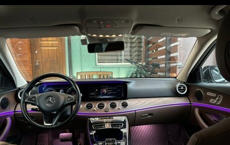 Mercedes-Benz E-Класс, 2016 год, 2 300 000 рублей, 6 фотография