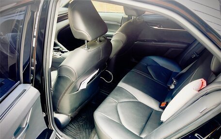 Toyota Camry, 2019 год, 3 300 000 рублей, 7 фотография