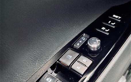 Toyota Camry, 2019 год, 3 300 000 рублей, 11 фотография