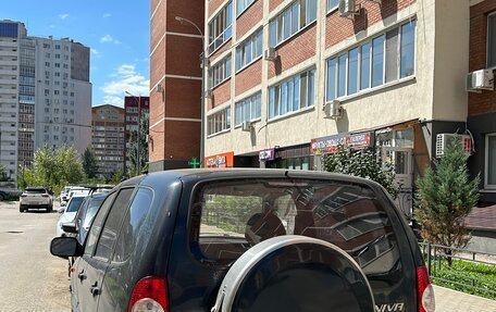 Chevrolet Niva I рестайлинг, 2006 год, 130 000 рублей, 2 фотография