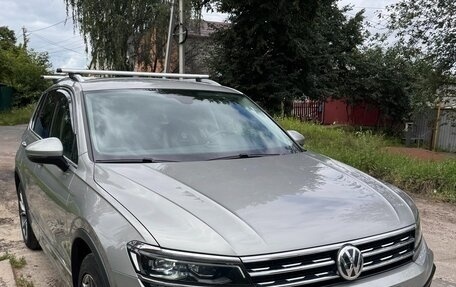 Volkswagen Tiguan II, 2020 год, 3 600 000 рублей, 3 фотография