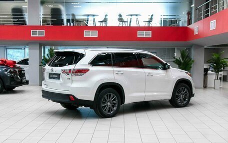 Toyota Highlander III, 2014 год, 2 590 000 рублей, 2 фотография