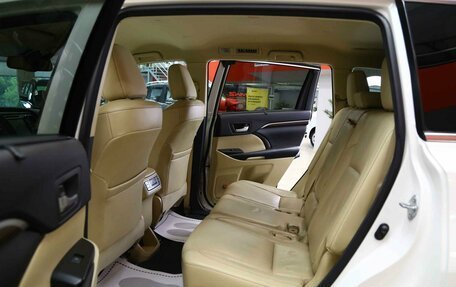 Toyota Highlander III, 2014 год, 2 590 000 рублей, 8 фотография
