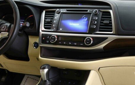 Toyota Highlander III, 2014 год, 2 590 000 рублей, 16 фотография