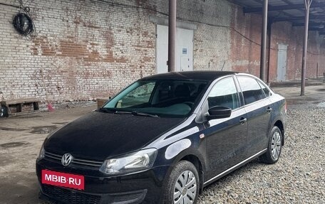 Volkswagen Polo VI (EU Market), 2014 год, 980 000 рублей, 1 фотография