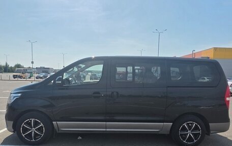 Hyundai H-1 II рестайлинг, 2019 год, 1 995 000 рублей, 3 фотография