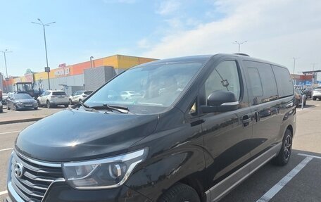 Hyundai H-1 II рестайлинг, 2019 год, 1 995 000 рублей, 2 фотография