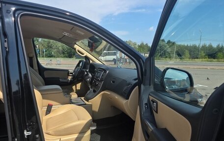 Hyundai H-1 II рестайлинг, 2019 год, 1 995 000 рублей, 14 фотография