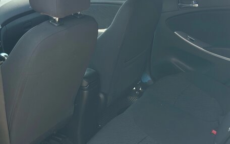 Hyundai Solaris II рестайлинг, 2012 год, 625 000 рублей, 7 фотография