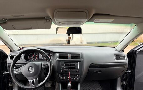 Volkswagen Jetta VI, 2013 год, 800 000 рублей, 6 фотография